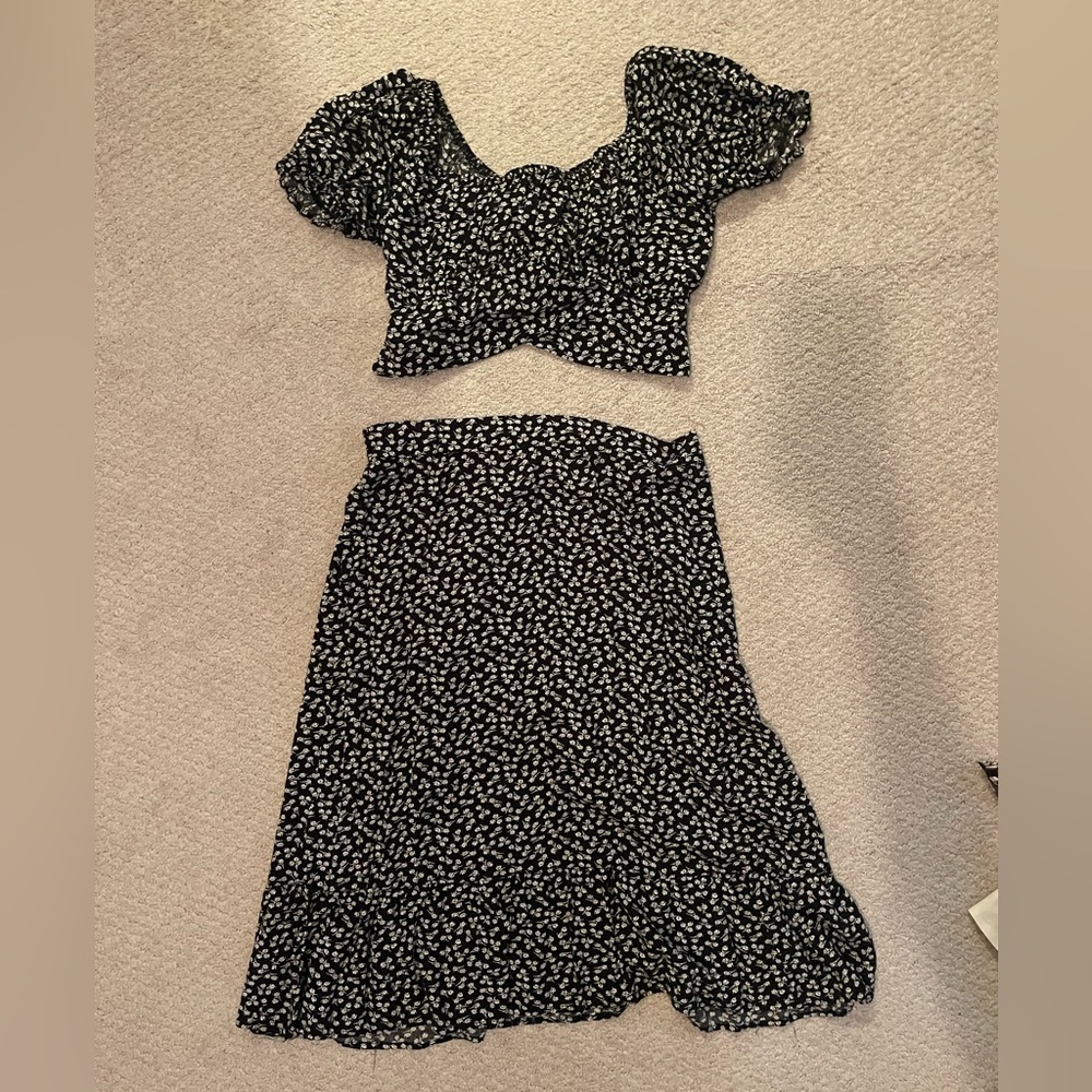 Two piece skirt and crop top size M